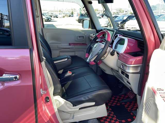 スズキ スペーシア HYBRID X 徳島県 2018(平30)年 8.3万km チアフルピンクメタリック/ホワイト2トーンルーフ 2トーン /ルーフレール/純正8インチSDナビ(CN-RZ846)/（Bluetooth/フルセグ/CD/DVD/iPod/USB）/全方位カメラ /両側パワースライドドア/運転席シートヒーター/デジタルインナーミラー /ASSURAレーダー探知機(AR-46LA)/LONZAペダルカバー/衝突軽減ブレーキ /後方コーナーセンサー /レーンキープアシスト/HUD /HIDヘッドライト /オートライト/ETC/前方ドライブレコーダー(HF-AHD-2309Y)/純正14AW/Wエアバッグ