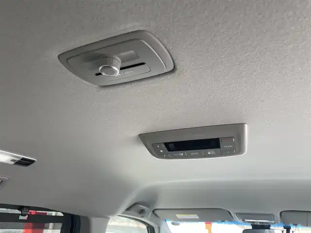 ホンダ ステップワゴン 東京都 2018(平30)年 5.4万km プレミアムスパークルブラックパール ワンオーナー/Gathers製ナビ（VXM-197VFNi)/(CD/DVD/BT/地デジTV/ミュージックラック）/バックカメラ/両側パワースライドドア/純正１６インチアルミ/LEDヘッドライト/ビルトインETC/シートヒーター/ヒーテッドミラー/社外ドライブレコーダー/純正マット・バイザー/Honda SENSING/衝突軽減ブレーキ/誤発進抑制機能/路外逸脱抑制機能/先行車発進お知らせ機能/保証書・取説