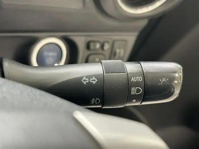 トヨタ アクア G ソフトレザーセレクション 沖縄県 2014(平26)年 6.5万km ブラックマイカ (株)IDOMが運営する【じしゃロンコザ店】の自社ローン専用車両になりますこちらは現金またはオートローンご利用時の価格です。自社ローンご希望の方は別途その旨お申付け下さい/純正ナビ　/フルセグＴＶ　/CD再生　/Ｂｌｕｅｔｏｏｔｈ接続　/ＥＴＣ　/バックカメラ　/純正フロアマット　/パワーステアリング　/アイドリングストップ　/オートライト　/プッシュスタート　/スマートキー