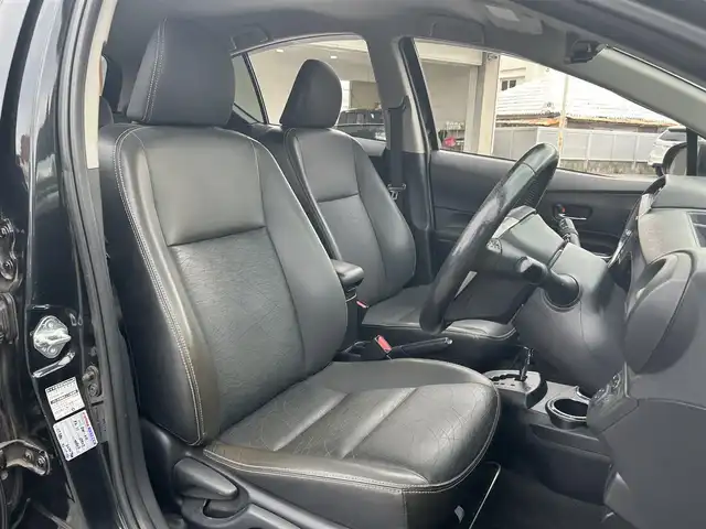 トヨタ アクア G ソフトレザーセレクション 沖縄県 2014(平26)年 6.5万km ブラックマイカ (株)IDOMが運営する【じしゃロンコザ店】の自社ローン専用車両になりますこちらは現金またはオートローンご利用時の価格です。自社ローンご希望の方は別途その旨お申付け下さい/純正ナビ　/フルセグＴＶ　/CD再生　/Ｂｌｕｅｔｏｏｔｈ接続　/ＥＴＣ　/バックカメラ　/純正フロアマット　/パワーステアリング　/アイドリングストップ　/オートライト　/プッシュスタート　/スマートキー