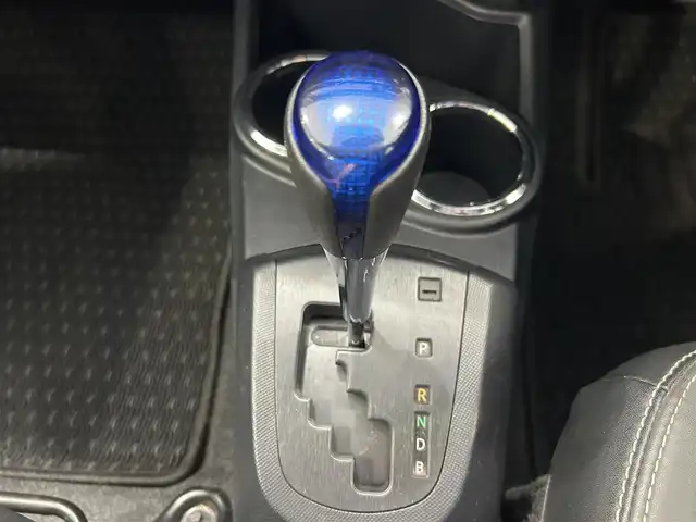 トヨタ アクア G ソフトレザーセレクション 沖縄県 2014(平26)年 6.5万km ブラックマイカ (株)IDOMが運営する【じしゃロンコザ店】の自社ローン専用車両になりますこちらは現金またはオートローンご利用時の価格です。自社ローンご希望の方は別途その旨お申付け下さい/純正ナビ　/フルセグＴＶ　/CD再生　/Ｂｌｕｅｔｏｏｔｈ接続　/ＥＴＣ　/バックカメラ　/純正フロアマット　/パワーステアリング　/アイドリングストップ　/オートライト　/プッシュスタート　/スマートキー