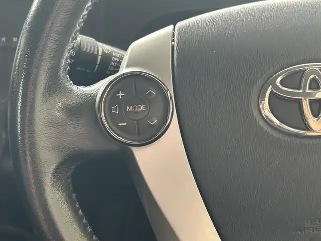 トヨタ アクア G ソフトレザーセレクション 沖縄県 2014(平26)年 6.5万km ブラックマイカ (株)IDOMが運営する【じしゃロンコザ店】の自社ローン専用車両になりますこちらは現金またはオートローンご利用時の価格です。自社ローンご希望の方は別途その旨お申付け下さい/純正ナビ　/フルセグＴＶ　/CD再生　/Ｂｌｕｅｔｏｏｔｈ接続　/ＥＴＣ　/バックカメラ　/純正フロアマット　/パワーステアリング　/アイドリングストップ　/オートライト　/プッシュスタート　/スマートキー