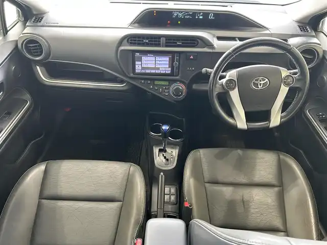 トヨタ アクア G ソフトレザーセレクション 沖縄県 2014(平26)年 6.5万km ブラックマイカ (株)IDOMが運営する【じしゃロンコザ店】の自社ローン専用車両になりますこちらは現金またはオートローンご利用時の価格です。自社ローンご希望の方は別途その旨お申付け下さい/純正ナビ　/フルセグＴＶ　/CD再生　/Ｂｌｕｅｔｏｏｔｈ接続　/ＥＴＣ　/バックカメラ　/純正フロアマット　/パワーステアリング　/アイドリングストップ　/オートライト　/プッシュスタート　/スマートキー