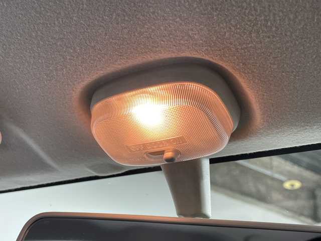 スズキ アルト L 福岡県 2016(平28)年 3.8万km シルキーシルバーメタリック アイドリングストップ/社外オーディオ/AUX接続/FM/AM/CD再生/シートヒーター/純正フロアマット/電動格納ミラー/オートライト/盗難防止装置/横滑り防止装置/純正ドアバイザー