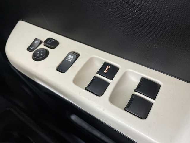 スズキ アルト L 福岡県 2016(平28)年 3.8万km シルキーシルバーメタリック アイドリングストップ/社外オーディオ/AUX接続/FM/AM/CD再生/シートヒーター/純正フロアマット/電動格納ミラー/オートライト/盗難防止装置/横滑り防止装置/純正ドアバイザー