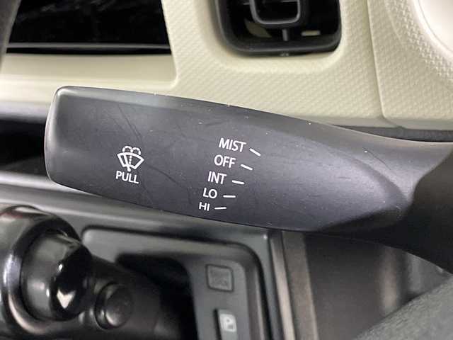 スズキ アルト L 福岡県 2016(平28)年 3.8万km シルキーシルバーメタリック アイドリングストップ/社外オーディオ/AUX接続/FM/AM/CD再生/シートヒーター/純正フロアマット/電動格納ミラー/オートライト/盗難防止装置/横滑り防止装置/純正ドアバイザー