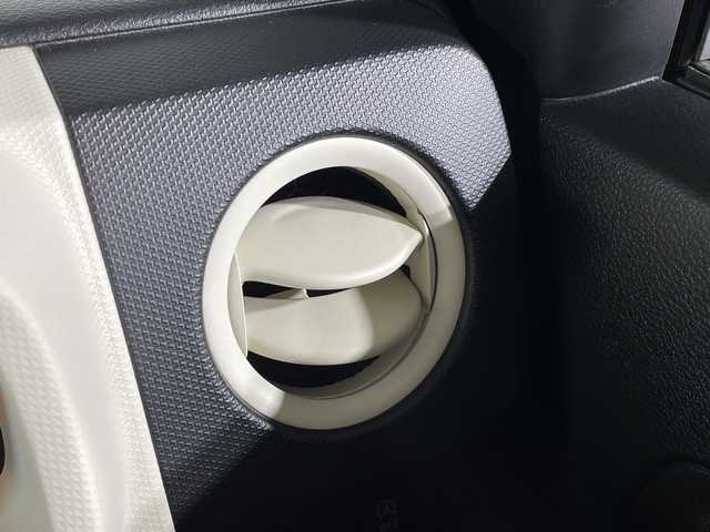 スズキ アルト L 福岡県 2016(平28)年 3.8万km シルキーシルバーメタリック アイドリングストップ/社外オーディオ/AUX接続/FM/AM/CD再生/シートヒーター/純正フロアマット/電動格納ミラー/オートライト/盗難防止装置/横滑り防止装置/純正ドアバイザー