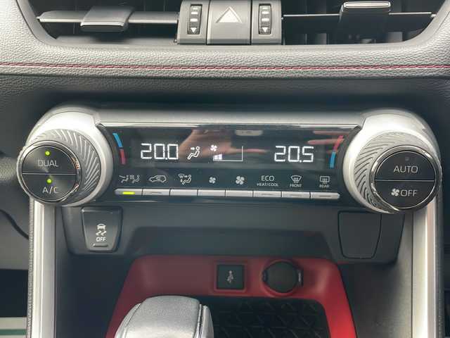 トヨタ ＲＡＶ４ アドベンチャー オフロードPKG 岩手県 2021(令3)年 7万km グレーメタリック 純正ディスプレイオ(ラジオ/USB/BT/Miracast)/寒冷地仕様/ビルトインETC/前後ドライブレコーダー/レザーシート(合皮)/プリクラッシュセーフティ/レーダークルーズコントロール/レーントレーシングアシスト/オートマチックハイビーム/ロードサインアシスト/TRDマットガード/ルーフレール/横滑り防止機能/LEDヘッドライト/フォグランプ/スマートキー/ステアリングスイッチ/電動格納ミラー/ウィンカーミラー/ドアバイザー