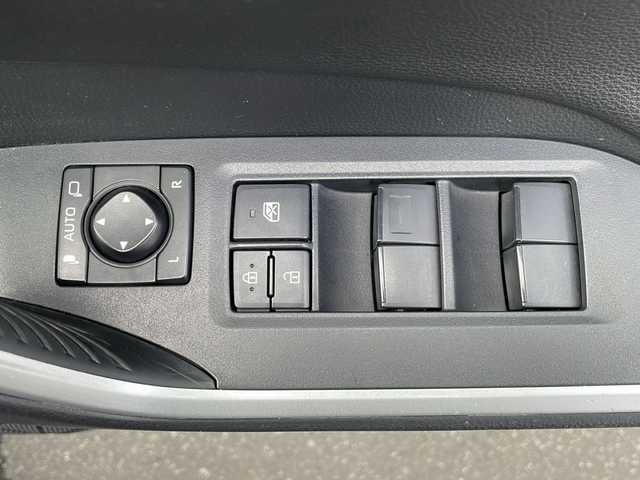 トヨタ ＲＡＶ４ アドベンチャー オフロードPKG 岩手県 2021(令3)年 7万km グレーメタリック 純正ディスプレイオ(ラジオ/USB/BT/Miracast)/寒冷地仕様/ビルトインETC/前後ドライブレコーダー/レザーシート(合皮)/プリクラッシュセーフティ/レーダークルーズコントロール/レーントレーシングアシスト/オートマチックハイビーム/ロードサインアシスト/TRDマットガード/ルーフレール/横滑り防止機能/LEDヘッドライト/フォグランプ/スマートキー/ステアリングスイッチ/電動格納ミラー/ウィンカーミラー/ドアバイザー