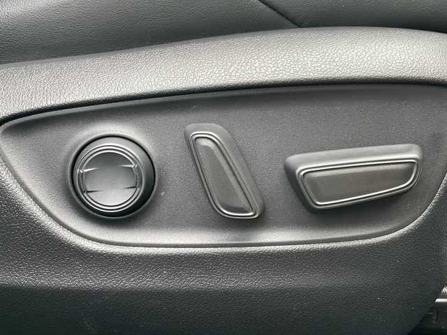 トヨタ ＲＡＶ４ アドベンチャー オフロードPKG 岩手県 2021(令3)年 7万km グレーメタリック 純正ディスプレイオ(ラジオ/USB/BT/Miracast)/寒冷地仕様/ビルトインETC/前後ドライブレコーダー/レザーシート(合皮)/プリクラッシュセーフティ/レーダークルーズコントロール/レーントレーシングアシスト/オートマチックハイビーム/ロードサインアシスト/TRDマットガード/ルーフレール/横滑り防止機能/LEDヘッドライト/フォグランプ/スマートキー/ステアリングスイッチ/電動格納ミラー/ウィンカーミラー/ドアバイザー