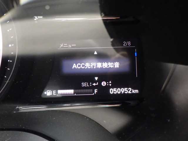 ホンダ ヴェゼル ハイブリッド Z ホンダセンシング 千葉県 2020(令2)年 5.1万km プラチナホワイトパール ホンダセンシング/・衝突軽減ブレーキ（CMBS）/・車線維持支援システム（LKAS）/・アダプティブクルーズコントロール（ACC）/・後方誤発進抑制機能/・誤発進抑制機能/純正メモリーナビ/地デジTV/【DVD/CD再生機能　Bluetooth接続】/バックカメラ/リバース連動ドアミラー（左）/ドライブレコーダー（前後撮影）/革巻きステアリング/ステアリングスイッチ/パドルシフト/ハーフレザーシート/前席シートヒーター/ETC/LEDヘッドライト/フォグライト/ウインカーミラー/純正17インチアルミホイル/サイド/カーテンエアバッグ/Honda スマートキー