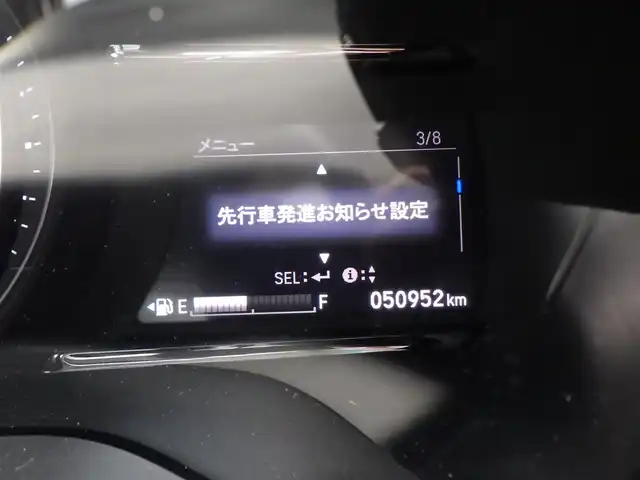 ホンダ ヴェゼル ハイブリッド Z ホンダセンシング 千葉県 2020(令2)年 5.1万km プラチナホワイトパール ホンダセンシング/・衝突軽減ブレーキ（CMBS）/・車線維持支援システム（LKAS）/・アダプティブクルーズコントロール（ACC）/・後方誤発進抑制機能/・誤発進抑制機能/純正メモリーナビ/地デジTV/【DVD/CD再生機能　Bluetooth接続】/バックカメラ/リバース連動ドアミラー（左）/ドライブレコーダー（前後撮影）/革巻きステアリング/ステアリングスイッチ/パドルシフト/ハーフレザーシート/前席シートヒーター/ETC/LEDヘッドライト/フォグライト/ウインカーミラー/純正17インチアルミホイル/サイド/カーテンエアバッグ/Honda スマートキー
