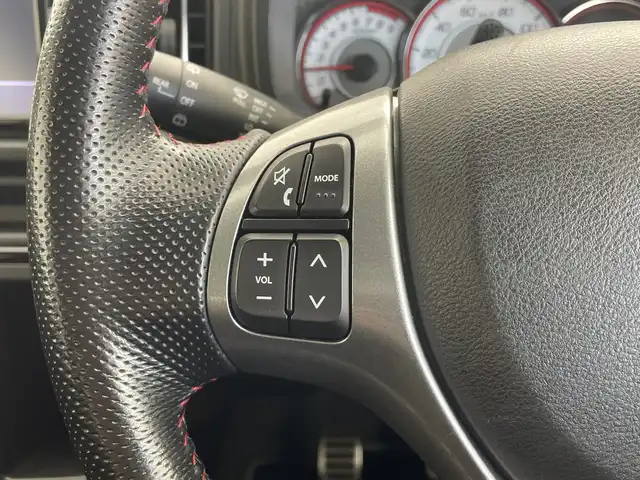 スズキ アルト ワークス 茨城県 2018(平30)年 4.3万km スチールシルバーM 社外ナビ/・Bluetooth/・CD/DVD/・テレビ/・USB/・SD音楽録音/オートライト/スマートキー/ＥＴＣ/社外フロアマット/純正１５インチアルミホイール/Ｗエアバッグ/イモビライザー/横滑り防止