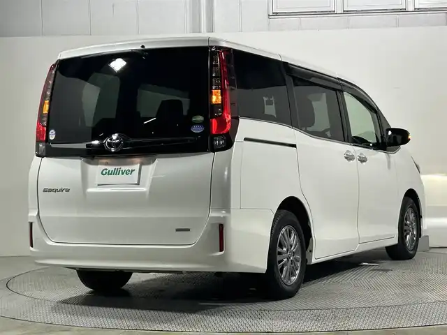 トヨタ エスクァイア Gi ブラックテーラード 大阪府 2016(平28)年 3.5万km ホワイトパールクリスタルシャイン 純正大型９インチナビ　Bluetooth　CD・DVD再生　バックカメラ　レーンキープアシスト　プッシュスタート　衝突軽減　アイドリングストップ　ビルトインＥＴＣ　両側電動ドア　ヒートシーター　レザーシート　リアオートエアコン　スマートキー　オートライト　純正ＡＷ　前後ドラレコ