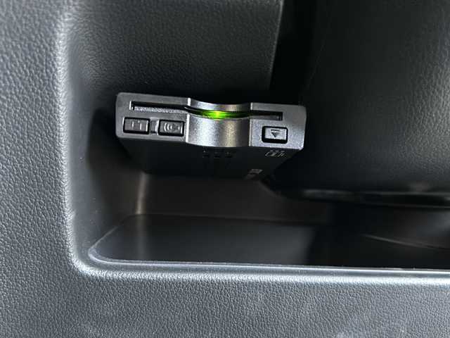 ホンダ Ｎ ＢＯＸ カスタム G SSパッケージ 静岡県 2015(平27)年 8.6万km プレミアムホワイト 純正メモリナビ/・CD/・DVD/・AM/・FM/主要装備/・両側パワスラ/・衝突軽減/・横滑り防止装置/・バックカメラ/・ETC/・ステリモ/・レザー調シートカバー/・キセノンヘッドライト/・オートライト/・スマートキー/・プッシュスタート/・カーテンエアバック/・純正フロアマット/・純正アルミホイール