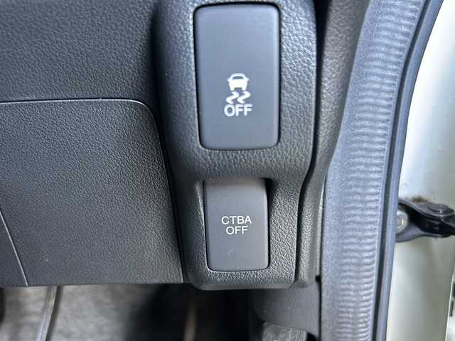 ホンダ Ｎ ＢＯＸ カスタム G SSパッケージ 静岡県 2015(平27)年 8.6万km プレミアムホワイト 純正メモリナビ/・CD/・DVD/・AM/・FM/主要装備/・両側パワスラ/・衝突軽減/・横滑り防止装置/・バックカメラ/・ETC/・ステリモ/・レザー調シートカバー/・キセノンヘッドライト/・オートライト/・スマートキー/・プッシュスタート/・カーテンエアバック/・純正フロアマット/・純正アルミホイール