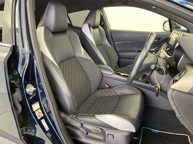 トヨタ Ｃ－ＨＲ G モード ネロ 愛知県 2018(平30)年 9.3万km ブラッキッシュアゲハガラスフレーク 純正ナビ/・Ｂｌｕｅｔｏｏｔｈ/・フルセグ/・DVD/CD/・ＨＤＭＩ/バックカメラ/前席シートヒーター/ビルドインＥＴＣ/衝突軽減/クリアランスソナー/レーンキープ/追従クルコン/ブラインドスポットモニター/オートマチックハイビーム/LEDヘッドライト/フォグランプ/純正フロアマット/純正アルミホイール/電動パーキングブレーキ/オートブレーキホールド