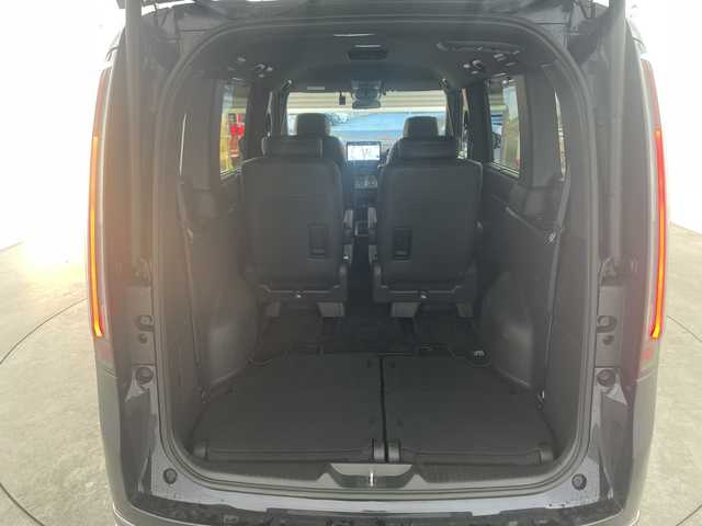 ホンダ ステップワゴン スパーダ eHEV 兵庫県 2022(令4)年 5.9万km ミッドナイトブルービームM ・純正１１．４インチナビ（LXM-237VFLi）/CD/DVD/Bluetooth/SD/USB/TV/Apple CarPlay/Android Auto/・バックカメラ/・ビルトインETC/・Honda　SENSING/・衝突軽減ブレーキ/・誤発進抑制機能/・後方誤発進抑制機能/・近距離衝突軽減ブレーキ/・歩行者事故低減ステアリング/・路外逸脱抑制機能/・アダプティブクルーズコントロール/・車線維持支援システム/・トラフィックジャムアシスト/・先行車発進お知らせ機能/・標識認識機能/・オートハイビーム/・アダプティブドライビングビーム/・ブラインドスポットインフォメーション/・両側パワースライドドア/・パワーテールゲート(メモリー機能付)/・ハーフレザー/・前席シートヒーター/・パドルシフト/・ＬＥＤヘッドライト/・ＬＥＤフォグランプ/・前後ドライブレコーダー/・スマートキー