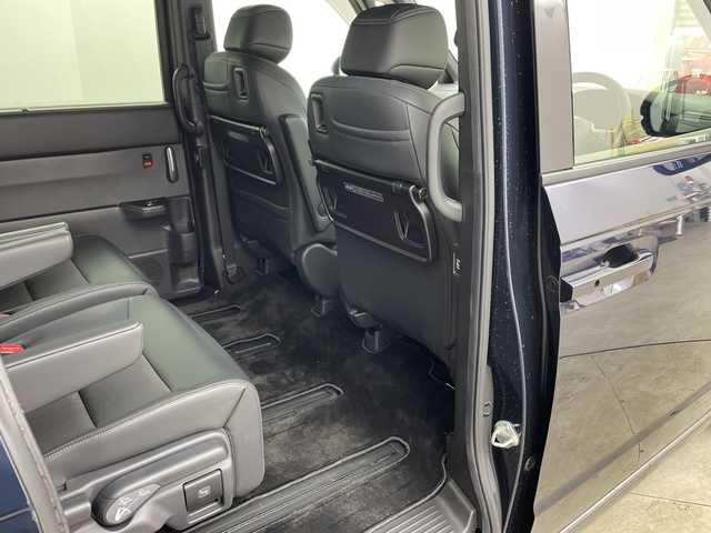 ホンダ ステップワゴン スパーダ eHEV 兵庫県 2022(令4)年 5.9万km ミッドナイトブルービームM ・純正１１．４インチナビ（LXM-237VFLi）/CD/DVD/Bluetooth/SD/USB/TV/Apple CarPlay/Android Auto/・バックカメラ/・ビルトインETC/・Honda　SENSING/・衝突軽減ブレーキ/・誤発進抑制機能/・後方誤発進抑制機能/・近距離衝突軽減ブレーキ/・歩行者事故低減ステアリング/・路外逸脱抑制機能/・アダプティブクルーズコントロール/・車線維持支援システム/・トラフィックジャムアシスト/・先行車発進お知らせ機能/・標識認識機能/・オートハイビーム/・アダプティブドライビングビーム/・ブラインドスポットインフォメーション/・両側パワースライドドア/・パワーテールゲート(メモリー機能付)/・ハーフレザー/・前席シートヒーター/・パドルシフト/・ＬＥＤヘッドライト/・ＬＥＤフォグランプ/・前後ドライブレコーダー/・スマートキー