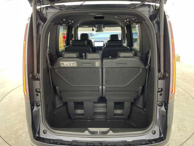 ホンダ ステップワゴン スパーダ eHEV 兵庫県 2022(令4)年 5.9万km ミッドナイトブルービームM ・純正１１．４インチナビ（LXM-237VFLi）/CD/DVD/Bluetooth/SD/USB/TV/Apple CarPlay/Android Auto/・バックカメラ/・ビルトインETC/・Honda　SENSING/・衝突軽減ブレーキ/・誤発進抑制機能/・後方誤発進抑制機能/・近距離衝突軽減ブレーキ/・歩行者事故低減ステアリング/・路外逸脱抑制機能/・アダプティブクルーズコントロール/・車線維持支援システム/・トラフィックジャムアシスト/・先行車発進お知らせ機能/・標識認識機能/・オートハイビーム/・アダプティブドライビングビーム/・ブラインドスポットインフォメーション/・両側パワースライドドア/・パワーテールゲート(メモリー機能付)/・ハーフレザー/・前席シートヒーター/・パドルシフト/・ＬＥＤヘッドライト/・ＬＥＤフォグランプ/・前後ドライブレコーダー/・スマートキー