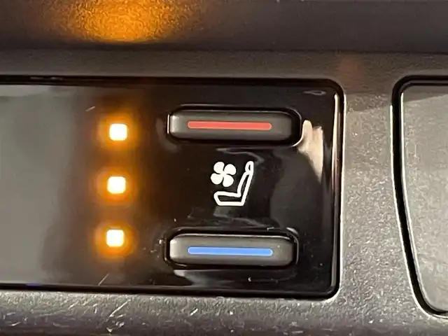 トヨタ ＲＡＶ４ アドベンチャー オフロードPKG 愛知県 2021(令3)年 6.1万km アティチュードブラックマイカ 純正8インチナビ/トヨタセーフティセンス/ダウンヒルアシストコントロール/100V充電/レーダークルーズコントロール/ルーフレール/バックカメラ/ブラインドスポットモニター/ヒートステアリング/シートヒーター/コーナーセンサー/パワーシート/エアシート/オートハイビーム/LEDヘッドライト/フォグランプ/オートライト/純正アルミホイール