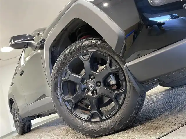 トヨタ ＲＡＶ４ アドベンチャー オフロードPKG 愛知県 2021(令3)年 6.1万km アティチュードブラックマイカ 純正8インチナビ/トヨタセーフティセンス/ダウンヒルアシストコントロール/100V充電/レーダークルーズコントロール/ルーフレール/バックカメラ/ブラインドスポットモニター/ヒートステアリング/シートヒーター/コーナーセンサー/パワーシート/エアシート/オートハイビーム/LEDヘッドライト/フォグランプ/オートライト/純正アルミホイール