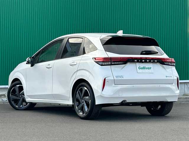 日産 オーラ G レザーエディション 宮城県 2023(令5)年 0.1万km ピュアホワイトパール 純正9インチナビ/(フルセグTV/SD/BT/USB/AUX)/アラウンドビューモニター/エマージェンシーブレーキ/衝突軽減サポート/レーンキープアシスト/ブラインドスポットモニター/パーキングセンサー/後退時車両検知警報/標識認識支援/ふらつき防止/インテリジェントルームミラー/革巻きステアリング/ステアリングスイッチ/レザーシート/コーナーセンサー/アイドリングストップ/オートエアコン/オートライト/オートマチックハイビーム/オートホールド/ドライブセレクトモード/プッシュスタート＆スマートキ/ウインカー付き電動格納ミラー/LEDヘッドライト/フォグランプ/純正フロアマット/純正17インチAW