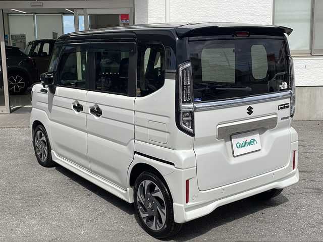 スズキ スペーシア カスタム HYBRID XS ターボ 茨城県 2024(令6)年 0.7万km ピュアホワイトパール/ブラック2トーン ・禁煙車　/・メーカーOP９インチナビ（ＢＴ　フルセグＴＶ）/・全方位カメラ　/・スマートキー　/・ビルトインＥＴＣ　/・デュアルブレーキサポートII　/・純正前後ドライブレコーダー　/・レーダークルーズコントロール　/・ハーフレザーシート/・シートヒーター/・両側電動スライドドア/・パドルシフト/・電子パーキング/・ＬＥＤヘッドライト/・フォグライト/・オートライト/・サーキュレーター