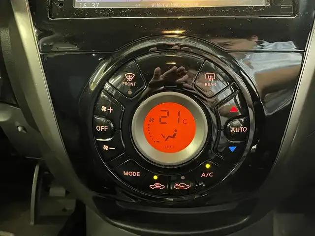 日産 ノート X DIG－S 佐賀県 2016(平28)年 8.4万km スーパーブラック エマージェンシーブレーキ　/コーナーセンサー　/純正SDナビ　/・アラウンドビューモニター　/・フルセグTV/BT/CD/DVD/ETC　/プッシュスタート　/アイドリングストップ/オートライト/ヘッドライトレベライザー/電動格納ミラー/ドアバイザー/フロアマット/ISOFIX/スペアキー×１/取扱説明書/保証書