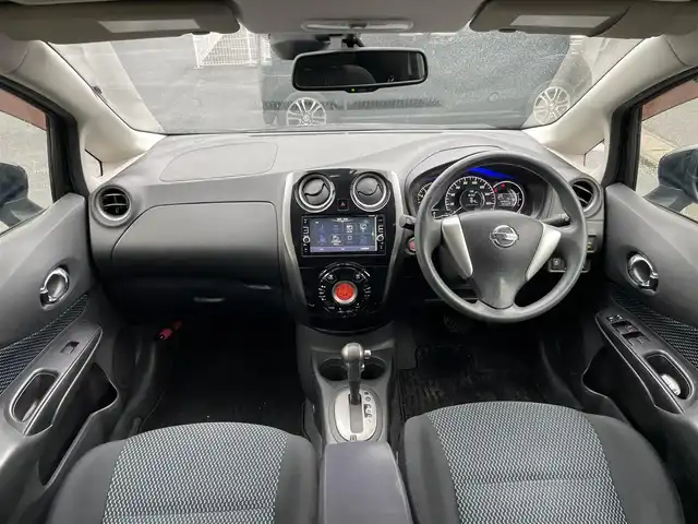 日産 ノート X DIG－S 佐賀県 2016(平28)年 8.4万km スーパーブラック エマージェンシーブレーキ　/コーナーセンサー　/純正SDナビ　/・アラウンドビューモニター　/・フルセグTV/BT/CD/DVD/ETC　/プッシュスタート　/アイドリングストップ/オートライト/ヘッドライトレベライザー/電動格納ミラー/ドアバイザー/フロアマット/ISOFIX/スペアキー×１/取扱説明書/保証書