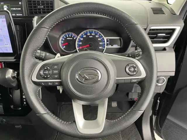 ダイハツ トール カスタムG ターボ 富山県 2022(令4)年 3.9万km ブラックマイカメタリック ポータブルナビ(AM/FM/BT/HDMI)/フルセグTV/全方位カメラ(バック)/レーダークルーズコントロール/衝突軽減ブレーキ/両側パワースライドドア/電子パーキングブレーキ/オートブレーキホールド/前後コーナーセンサー/前後ドライブレコーダー/盗難防止装置/横滑り防止装置/オートライト/LEDヘッドライト/ETC/純正AW/社外AW付スタッドレスタイヤ車載/純正フロアマット/プッシュスタート/保証書