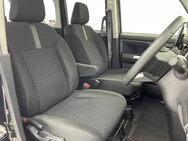 ダイハツ トール カスタムG ターボ 富山県 2022(令4)年 3.9万km ブラックマイカメタリック ポータブルナビ(AM/FM/BT/HDMI)/フルセグTV/全方位カメラ(バック)/レーダークルーズコントロール/衝突軽減ブレーキ/両側パワースライドドア/電子パーキングブレーキ/オートブレーキホールド/前後コーナーセンサー/前後ドライブレコーダー/盗難防止装置/横滑り防止装置/オートライト/LEDヘッドライト/ETC/純正AW/社外AW付スタッドレスタイヤ車載/純正フロアマット/プッシュスタート/保証書