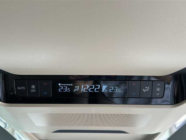 トヨタ アルファードハイブリット エグゼクティブ ラウンジ 岐阜県 2023(令5)年 4.8万km ホワイトパールクリスタルシャイン 純正メモリーナビ　/全周囲カメラ　/純正後席モニター　/４ＷＤ　/ガラスルーフ　/クルーズコントロール追従走行あり/ＷＡＣ　/純正ＥＴＣ２．０　/パワーシート全席　/フルセグテレビ　/オートライト　/ドライブレコーダー前後　/３列シート/プッシュスタート/100V電源/スマートキー/Blue tooth接続/USB入力端子/電動リアゲート/電動格納サードシート/純正フロアマット/レザーシート/シートヒーター全席/エアシート全席/両側パワースライドドア/純正アルミホイール/ABS/横滑り防止装置/コーナーセンサー前後/レーンキープアシスト/盗難防止装置/オートマチックハイビーム/LEDヘッドライト/エアバッグW/衝突被害軽減システム/カーテンエアバッグ/電子インナーミラー