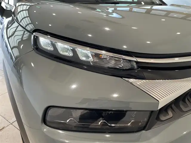 シトロエン Ｃ３ エアクロス シャインパッケージ 愛知県 2021(令3)年 1.9万km 緑 パノラミックスライディングルーフ/ＨｉＦスピーカー　/グリップコントロール/純正ディスプレイオーディオ　/Ｂｌｕｅｔｏｏｔｈ　/ＡｐｐｌｅＣａｒＰｌａｙ　/ＡｎｄｒｏｉｄＡｕｔｏ　/バックカメラ　/ワイヤレスチャージ　/クルーズコントロール/レーンキープアシスト/ブラインドスポットモニター/ドライブレコーダー/後席ロールシェイド/LEDヘッドライト/ETC/プッシュスタート/アイドリングストップ