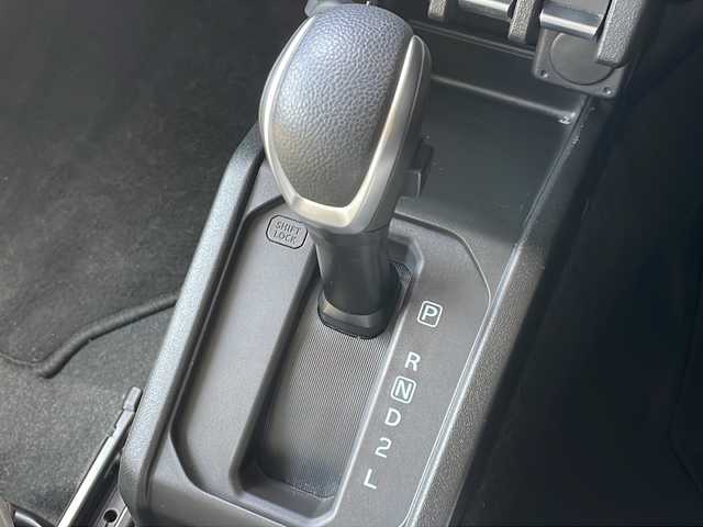 スズキ ジムニー XC 長野県 2022(令4)年 1.6万km ブルーイッシュブラックパール3 ４WD/レーダーブレーキ /カロッツェリア9インチナビフルセグTV/バックカメラ/純正16インチアルミ/レザー調シートカバー/室内LEDライト/背面タイヤ/ワンオーナー /保証書・取説/スペアキー