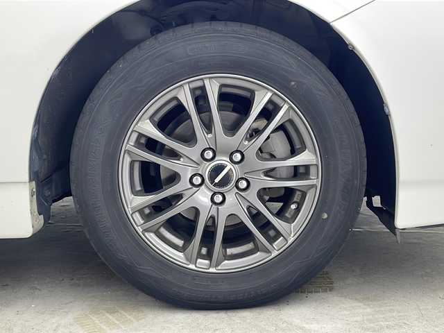 トヨタ プリウス S 群馬県 2012(平24)年 12.6万km ホワイトパールクリスタルシャイン 純正ナビ　バックカメラ　ワンセグＴＶ　ＡＵＸ　ＥＴＣ　ステアリングリモコン　レザー調シートカバー　電動格納ミラー　スマートキー 社外15インチアルミホイール　HIDヘッドライト　オートライト　禁煙車
