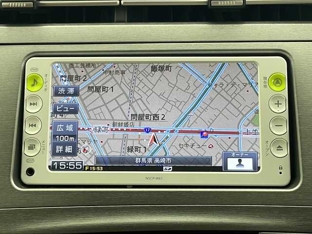 トヨタ プリウス S 群馬県 2012(平24)年 12.6万km ホワイトパールクリスタルシャイン 純正ナビ　バックカメラ　ワンセグＴＶ　ＡＵＸ　ＥＴＣ　ステアリングリモコン　レザー調シートカバー　電動格納ミラー　スマートキー 社外15インチアルミホイール　HIDヘッドライト　オートライト　禁煙車