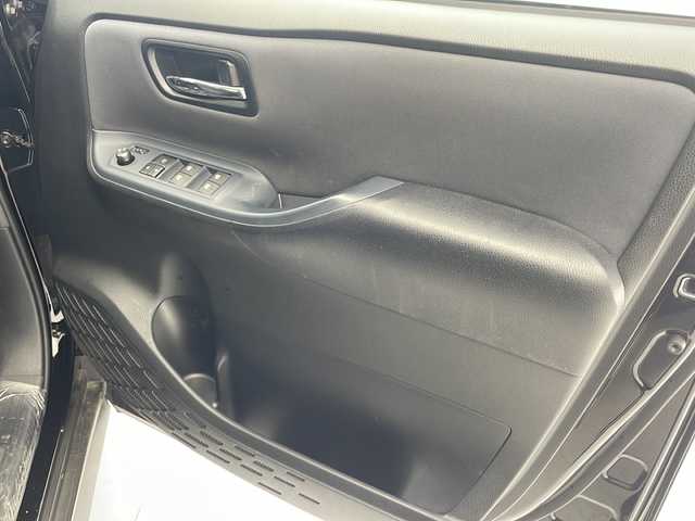 トヨタ ヴォクシー ZS 煌 沖縄県 2016(平28)年 7万km ブラック 純正ナビ(NSZT-W64T)/(Bluetooth/フルセグTV/CD/DVD)/バックカメラ/フリップダウンモニター/両側パワースライドドア/ETC/トヨタセーフティセンス/スマートキー/オートライト/オートマチックハイビーム/アイドリングストップ/純正アルミホイール/LEDヘッドライト