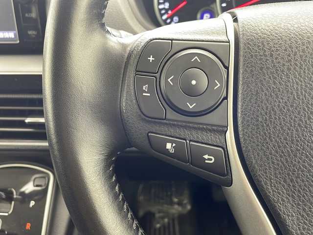 トヨタ ヴォクシー ZS 煌 沖縄県 2016(平28)年 7万km ブラック 純正ナビ(NSZT-W64T)/(Bluetooth/フルセグTV/CD/DVD)/バックカメラ/フリップダウンモニター/両側パワースライドドア/ETC/トヨタセーフティセンス/スマートキー/オートライト/オートマチックハイビーム/アイドリングストップ/純正アルミホイール/LEDヘッドライト