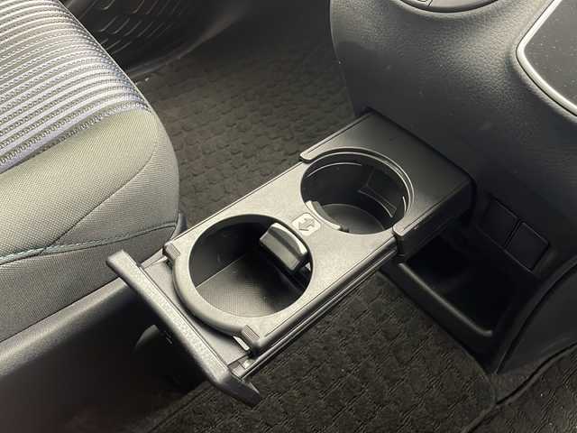 トヨタ ヴォクシー ZS 煌 沖縄県 2016(平28)年 7万km ブラック 純正ナビ(NSZT-W64T)/(Bluetooth/フルセグTV/CD/DVD)/バックカメラ/フリップダウンモニター/両側パワースライドドア/ETC/トヨタセーフティセンス/スマートキー/オートライト/オートマチックハイビーム/アイドリングストップ/純正アルミホイール/LEDヘッドライト