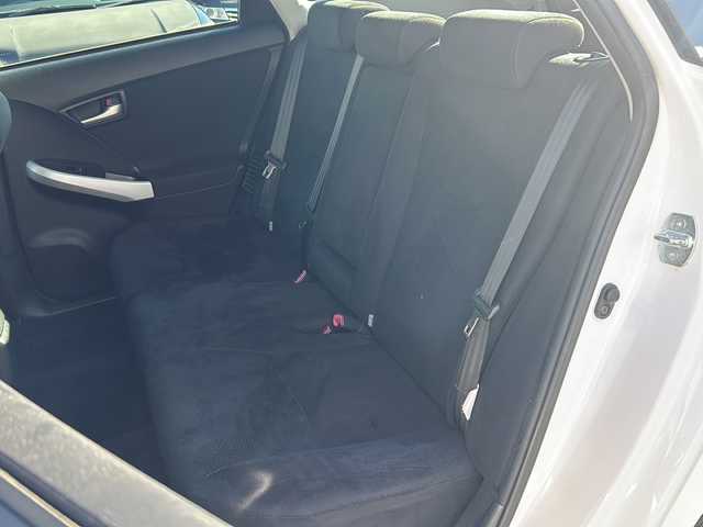 トヨタ プリウス S 石川県 2015(平27)年 13.1万km ホワイトパールクリスタルシャイン 純正メモリーナビゲーション/【FM/AM・SD・CD/DVD・Bluetooth】/・フルセグTV(TVキャンセラーあり)/・バックカメラ/ビルドインETC/前後ドライブレコーダー/ステアリングスイッチ/オートライト/フォグランプ/電格ミラー/ウィンカーミラー/純正フロアマット