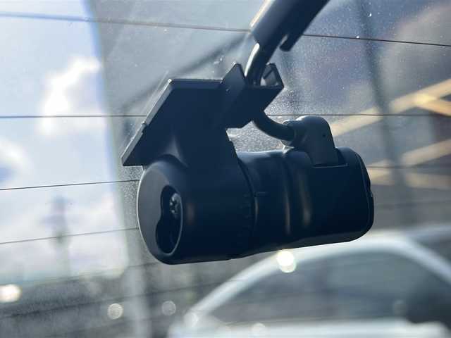 ホンダ シビック RS 大阪府 2024(令6)年 0.1万km プラチナホワイトパール ＢＯＳＥ　９型ディスプレイオーディオ　Ｂｌｕｅｔｏｏｔｈ　衝突軽減　レーダークルーズコントロール　パワーシート　シートヒーター　ＢＳＭ　前後ドラレコ　ビルドインＥＴＣ２．０　バックカメラ　置くだけ充電　純正オーディオ　純正フロアマット　純正ホイール　電格ミラー　プッシュスタート　オートライト　オートワイパー　スマートキー　スペアキー1　