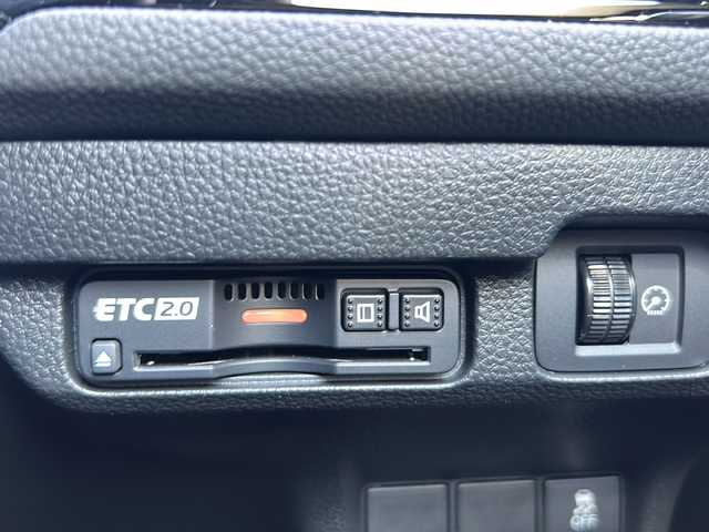 ホンダ シビック RS 大阪府 2024(令6)年 0.1万km プラチナホワイトパール ＢＯＳＥ　９型ディスプレイオーディオ　Ｂｌｕｅｔｏｏｔｈ　衝突軽減　レーダークルーズコントロール　パワーシート　シートヒーター　ＢＳＭ　前後ドラレコ　ビルドインＥＴＣ２．０　バックカメラ　置くだけ充電　純正オーディオ　純正フロアマット　純正ホイール　電格ミラー　プッシュスタート　オートライト　オートワイパー　スマートキー　スペアキー1　