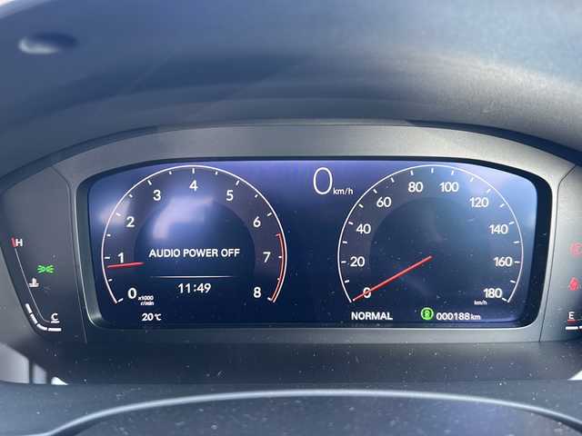 ホンダ シビック RS 大阪府 2024(令6)年 0.1万km プラチナホワイトパール ＢＯＳＥ　９型ディスプレイオーディオ　Ｂｌｕｅｔｏｏｔｈ　衝突軽減　レーダークルーズコントロール　パワーシート　シートヒーター　ＢＳＭ　前後ドラレコ　ビルドインＥＴＣ２．０　バックカメラ　置くだけ充電　純正オーディオ　純正フロアマット　純正ホイール　電格ミラー　プッシュスタート　オートライト　オートワイパー　スマートキー　スペアキー1　