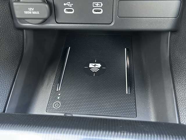 ホンダ シビック RS 大阪府 2024(令6)年 0.1万km プラチナホワイトパール ＢＯＳＥ　９型ディスプレイオーディオ　Ｂｌｕｅｔｏｏｔｈ　衝突軽減　レーダークルーズコントロール　パワーシート　シートヒーター　ＢＳＭ　前後ドラレコ　ビルドインＥＴＣ２．０　バックカメラ　置くだけ充電　純正オーディオ　純正フロアマット　純正ホイール　電格ミラー　プッシュスタート　オートライト　オートワイパー　スマートキー　スペアキー1　