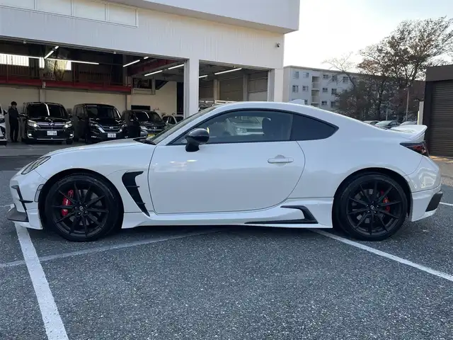 トヨタ ＧＲ８６ RZ 千葉県 2024(令6)年 3.1万km クリスタルホワイトパール ワンオーナー/純正ナビ(CD/DVD/フルセグTV/BT/SD/HDMI/USB)/プリクラッシュブレーキ/クリアランスソナー/純正18インチアルミホイール/ヒルスタートアシストコントロール/純正ドライブレコーダー/TRDフルエアロパーツ/アルミペダル/リアスポイラー/シフトアップインジケーター/車線逸脱警報/ステアリング連動ヘッドランプ/Bremboキャリパー/セミバケットシート(ハーフレザー)/LEDヘッドライト/ETC2.0/オートライト/D/N側シートヒター/横滑り防止機能/バックカメラ/プッシュスタート/コーナーセンサー/取説/保証書