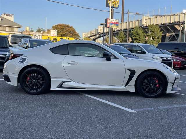 トヨタ ＧＲ８６ RZ 千葉県 2024(令6)年 3.1万km クリスタルホワイトパール ワンオーナー/純正ナビ(CD/DVD/フルセグTV/BT/SD/HDMI/USB)/プリクラッシュブレーキ/クリアランスソナー/純正18インチアルミホイール/ヒルスタートアシストコントロール/純正ドライブレコーダー/TRDフルエアロパーツ/アルミペダル/リアスポイラー/シフトアップインジケーター/車線逸脱警報/ステアリング連動ヘッドランプ/Bremboキャリパー/セミバケットシート(ハーフレザー)/LEDヘッドライト/ETC2.0/オートライト/D/N側シートヒター/横滑り防止機能/バックカメラ/プッシュスタート/コーナーセンサー/取説/保証書