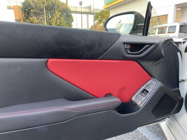 トヨタ ＧＲ８６ RZ 千葉県 2024(令6)年 3.1万km クリスタルホワイトパール ワンオーナー/純正ナビ(CD/DVD/フルセグTV/BT/SD/HDMI/USB)/プリクラッシュブレーキ/クリアランスソナー/純正18インチアルミホイール/ヒルスタートアシストコントロール/純正ドライブレコーダー/TRDフルエアロパーツ/アルミペダル/リアスポイラー/シフトアップインジケーター/車線逸脱警報/ステアリング連動ヘッドランプ/Bremboキャリパー/セミバケットシート(ハーフレザー)/LEDヘッドライト/ETC2.0/オートライト/D/N側シートヒター/横滑り防止機能/バックカメラ/プッシュスタート/コーナーセンサー/取説/保証書