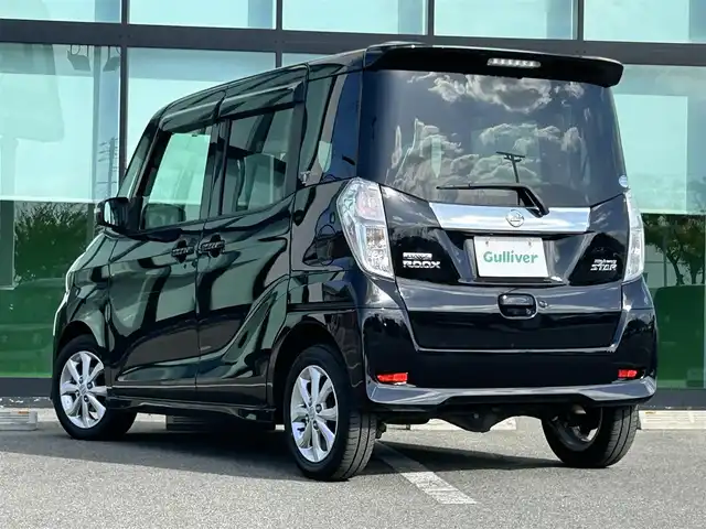 日産 デイズ ルークス ハイウェイスター Xターボ 和歌山県 2018(平30)年 5.1万km ブラック 純正ナビ（MM317D-W）/フルセグＴＶ/全方位カメラ/(AM/FM/CD/DVD/Bluetooth)/衝突軽減ブレーキ/横滑り防止/アイドリングストップ/ETC/前方ドラレコ/片側パワスラ/オートライト/オートマチックハイビーム/ステアリングスイッチ/フォグランプ/プッシュスタート/スマートキー/電動格納ミラー/純正フロアマット/純正AW