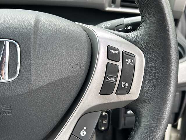 ホンダ フリード ハイブリット ジャストセレクション 千葉県 2012(平24)年 19.7万km プレミアムホワイトパール 純正ナビ/バックカメラ/クルーズコントロール/地デジ/ＥＴＣ/本革巻ハンドル/両側パワースライドドア/スマートキー/純正フロアマット/オートライト/純正アルミホイール/盗難防止装置/ハーフレザーシート